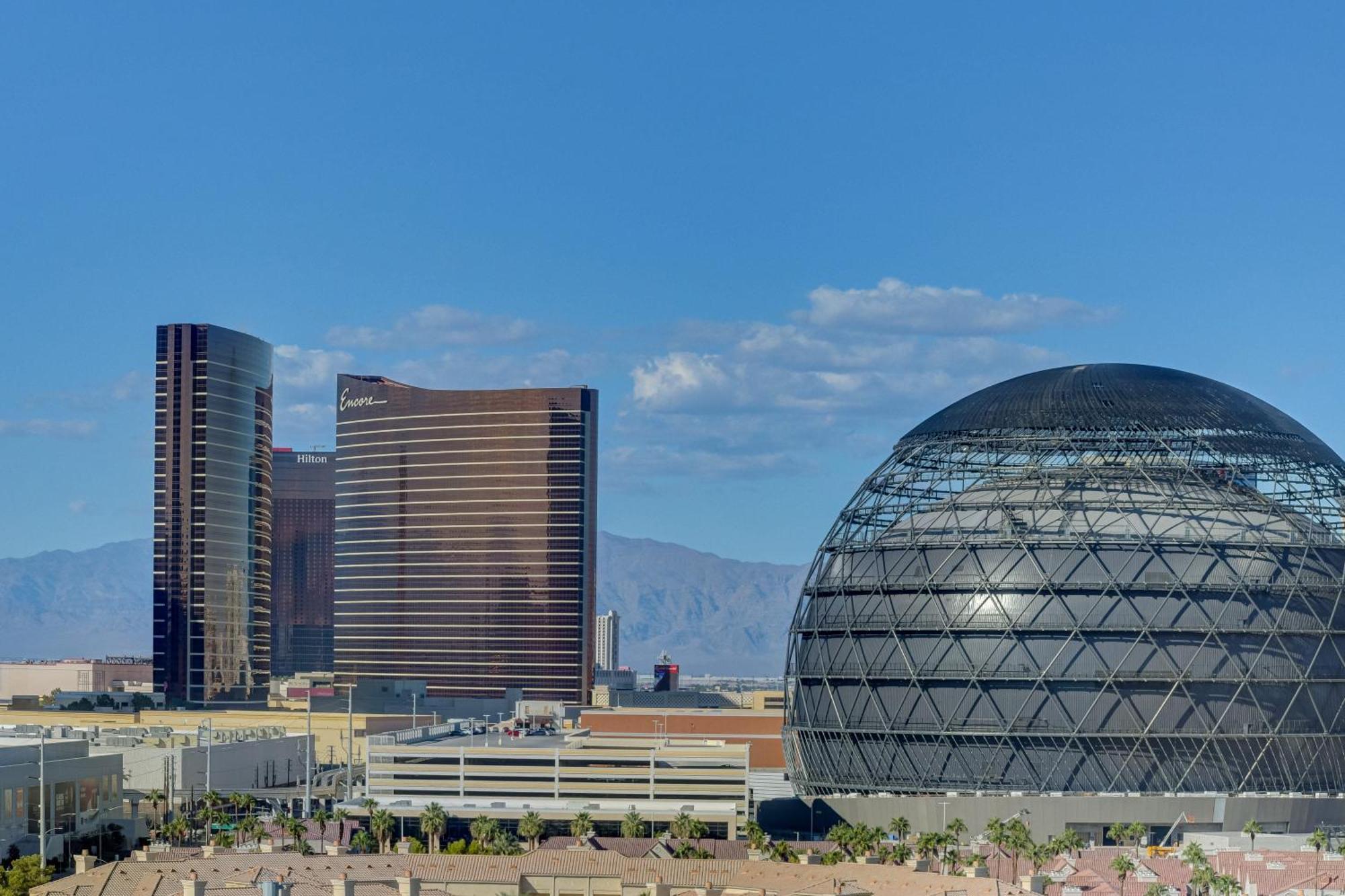 Ultimate Las Vegas Getaway One Bedroom Suite With Balcony, Kitchen, Gym, Pool & Free Parking Room photo