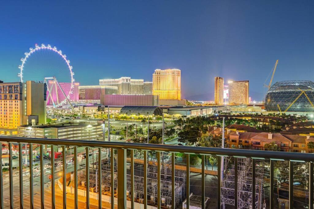 Ultimate Las Vegas Getaway One Bedroom Suite With Balcony, Kitchen, Gym, Pool & Free Parking Exterior photo